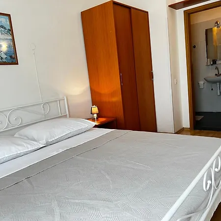 Family Majcica - Malo Misto Bed & Breakfast 4*