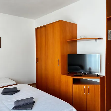 Family Majcica - Malo Misto Klek