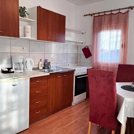 Family Majcica - Malo Misto Bed & Breakfast 4*