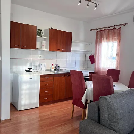 Bed & Breakfast Family Majcica - Malo Misto Klek