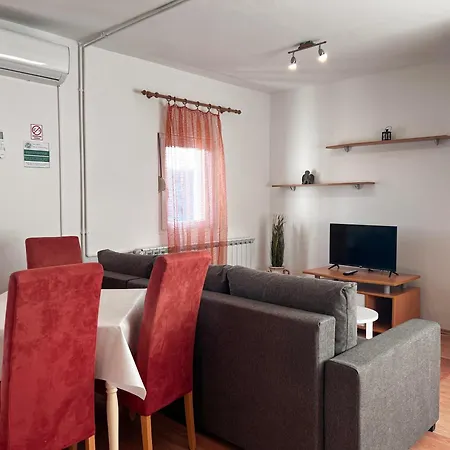 Family Majcica - Malo Misto Bed & Breakfast